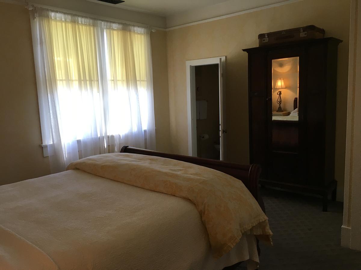 The Madison House Bed And Breakfast เนวาดา ซิตี้ ภายนอก รูปภาพ